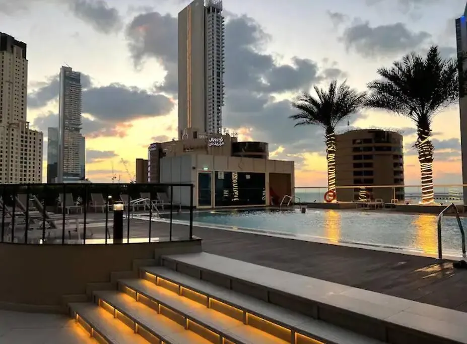Stunning 1-Bed Duplex - Dubai Marina Apartment